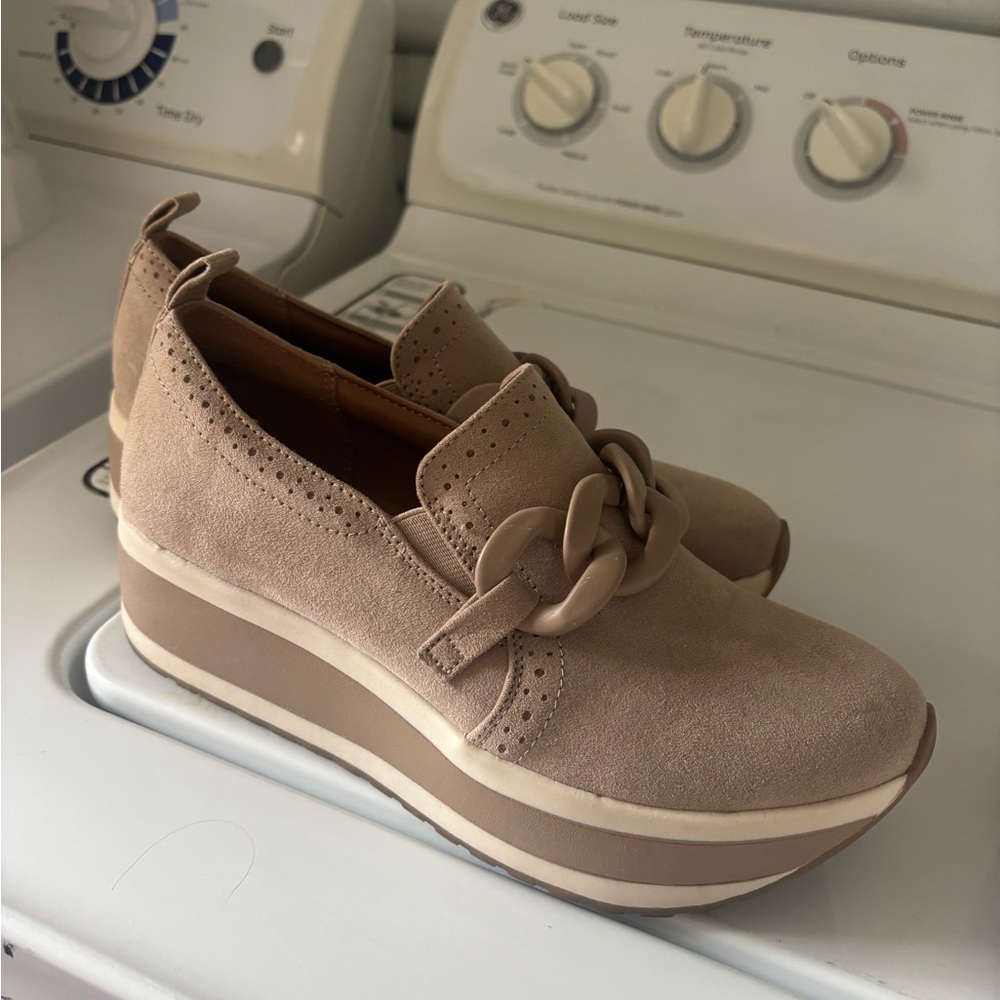 Elegant Beige Platform Loafers